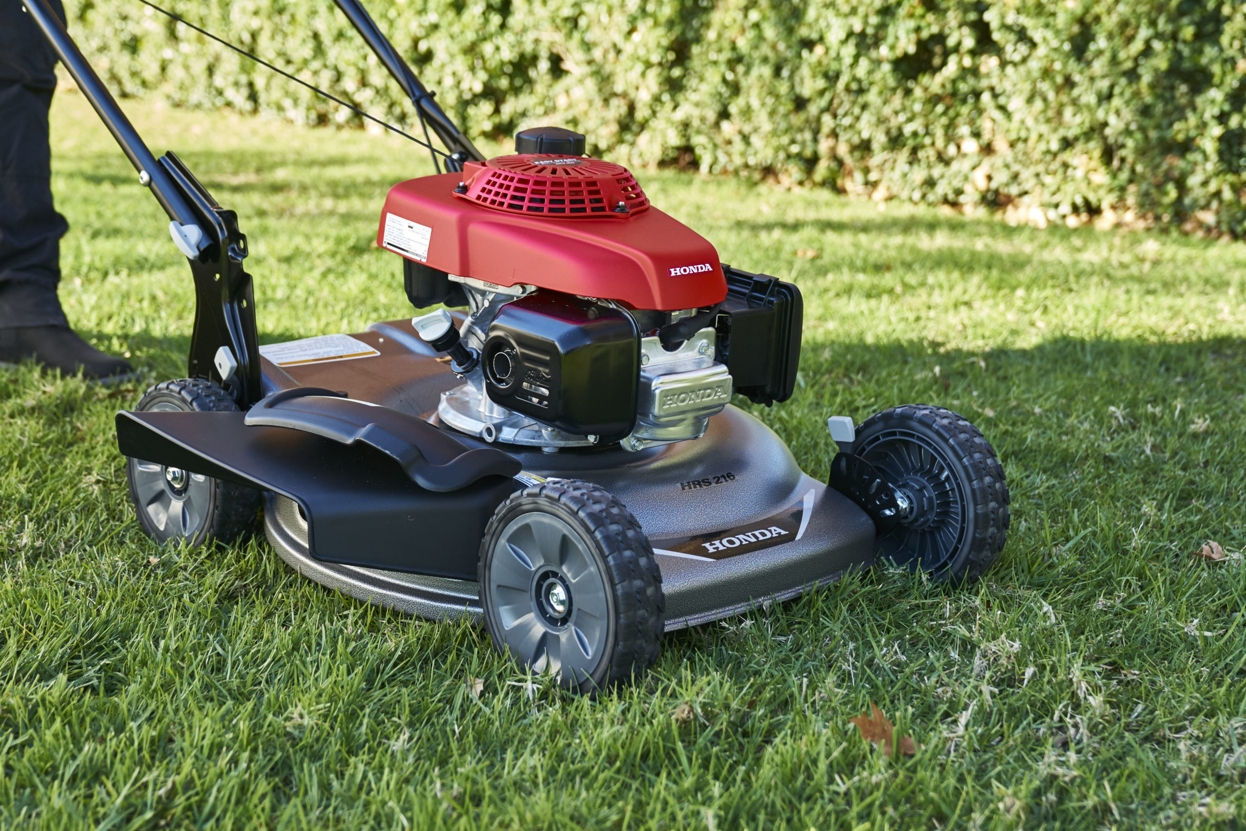 When Is the Most Suitable Time to Buy a Quality Lawn Mower?