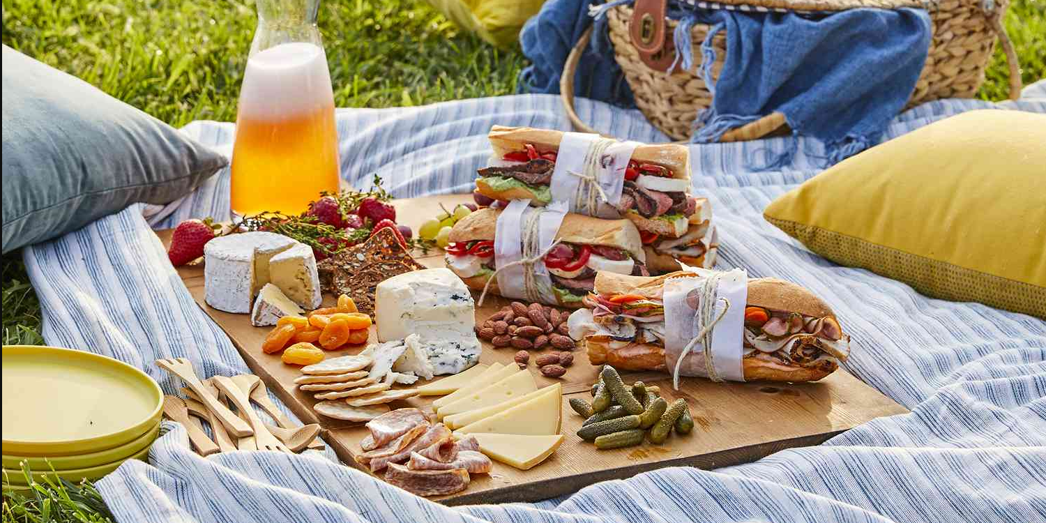 A Brief History of the Outdoor Dining Experience Known as Picnic